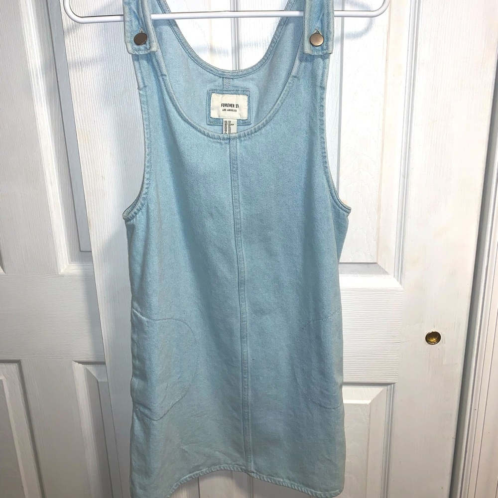 Bought this about a year ago. Never worn! Wasn’t my style!